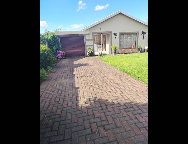 3 BEDROOM HOUSE FOR SALE IN FERNWOOD